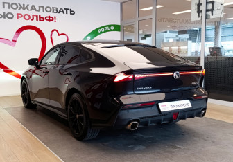 Подержанный автомобиль Changan UNI-V 2024 года (6 фото)