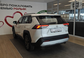 Новый Toyota RAV4 2025 (6 фото)