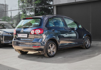 Подержанный автомобиль Volkswagen Golf Plus 2011 года (4 фото)