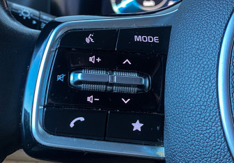 Подержанный автомобиль Kia Carnival 2021 года (22 фото)