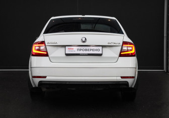 Подержанный автомобиль Skoda Octavia Liftback 2017 года (5 фото)