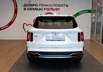 Подержанный автомобиль Kia Sorento 2022 года (5 фото)