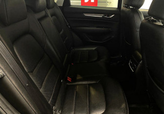 Подержанный автомобиль Mazda CX-5 2017 года (8 фото)