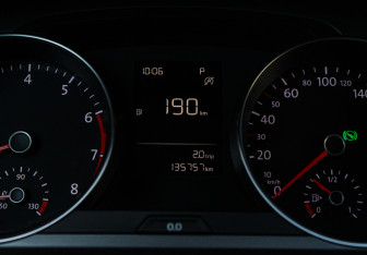 Подержанный автомобиль Volkswagen Golf Hatchback 2013 года (21 фото)