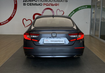 Подержанный автомобиль Honda Accord Sedan 2019 года (5 фото)