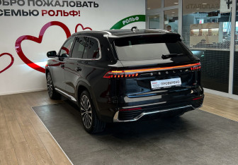 Подержанный автомобиль Geely Monjaro 2025 года (6 фото)