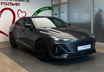 Подержанный автомобиль Changan UNI-V 2024 года (3 фото)