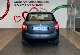 Подержанный автомобиль Skoda Fabia Hatchback 2012 года (5 фото)
