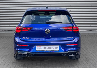 Подержанный автомобиль Volkswagen Golf Hatchback 2021 года (6 фото)