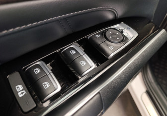 Подержанный автомобиль Kia Sorento 2022 года (14 фото)
