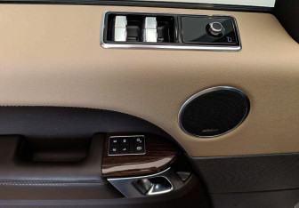 Подержанный автомобиль Land Rover Range Rover Sport 2018 года (17 фото)