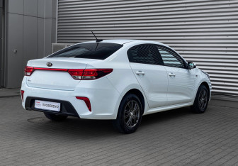 Подержанный автомобиль Kia Rio Sedan 2020 года (4 фото)