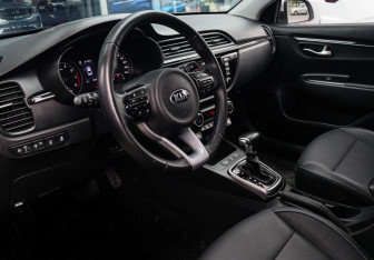 Подержанный автомобиль Kia Rio Sedan 2019 года (12 фото)