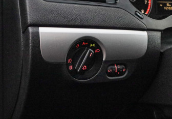 Подержанный автомобиль Volkswagen Jetta Sedan 2011 года (14 фото)