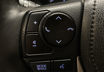Подержанный автомобиль Toyota RAV4 2017 года (21 фото)