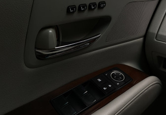 Подержанный автомобиль Lexus RX 2009 года (16 фото)