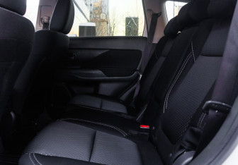 Подержанный автомобиль Mitsubishi Outlander 2021 года (10 фото)