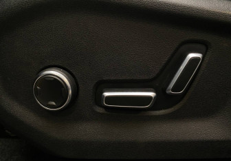 Подержанный автомобиль Geely Monjaro 2023 года (13 фото)