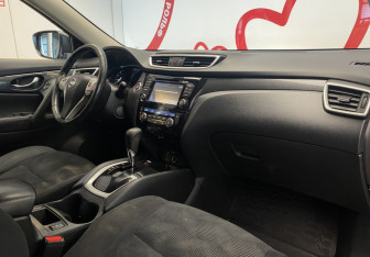 Подержанный автомобиль Nissan X-Trail 2015 года (7 фото)