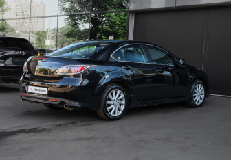 Подержанный автомобиль Mazda 6 Liftback 2010 года (4 фото)