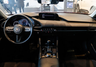 Подержанный автомобиль Mazda 3 Sedan 2020 года (19 фото)