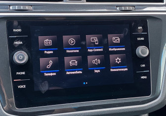 Подержанный автомобиль Volkswagen Tiguan 2019 года (19 фото)