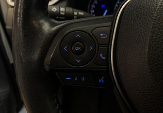 Подержанный автомобиль Toyota RAV4 2021 года (21 фото)