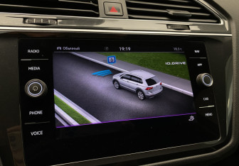 Подержанный автомобиль Volkswagen Tiguan 2021 года (19 фото)