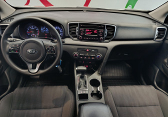 Подержанный автомобиль Kia Sportage 2018 года (10 фото)