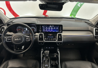 Подержанный автомобиль Kia Sorento 2022 года (9 фото)