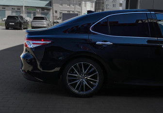 Подержанный автомобиль Toyota Camry Sedan 2023 года (9 фото)