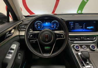 Подержанный автомобиль Hongqi H9 2023 года (14 фото)