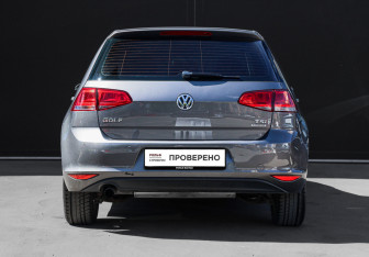 Подержанный автомобиль Volkswagen Golf Hatchback 2013 года (5 фото)