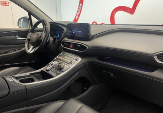 Подержанный автомобиль Hyundai Santa Fe 2021 года (7 фото)