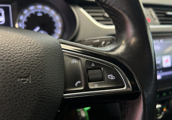 Подержанный автомобиль Skoda Octavia Liftback 2017 года (17 фото)