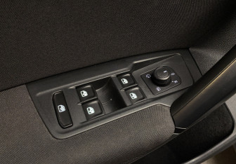 Подержанный автомобиль Volkswagen Tiguan 2021 года (11 фото)