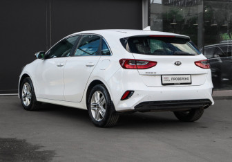 Подержанный автомобиль Kia Ceed Hatchback 2020 года (6 фото)