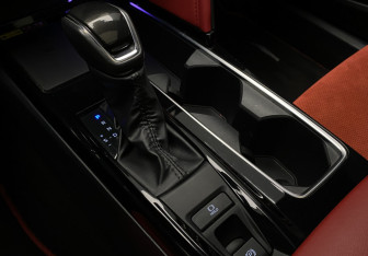 Подержанный автомобиль Toyota Camry Sedan 2024 года (22 фото)
