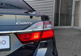 Подержанный автомобиль Toyota Camry Sedan 2015 года (8 фото)
