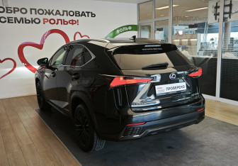 Подержанный автомобиль Lexus NX 2019 года (4 фото)