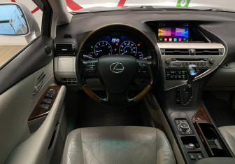 Подержанный автомобиль Lexus RX 2009 года (12 фото)