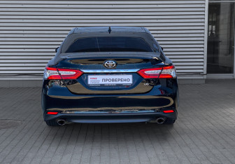 Подержанный автомобиль Toyota Camry Sedan 2023 года (7 фото)