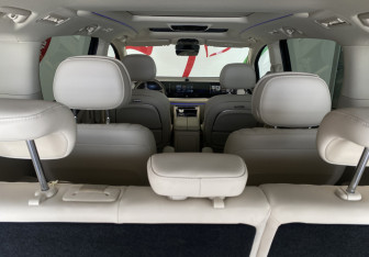 Подержанный автомобиль Voyah Dream 2023 года (8 фото)