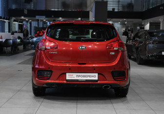 Подержанный автомобиль Kia Ceed Hatchback 2016 года (5 фото)