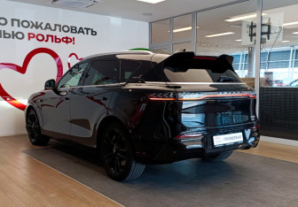 Подержанный автомобиль Voyah Free 2023 года (6 фото)