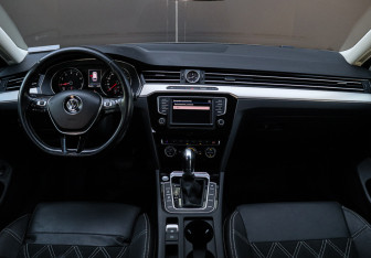Подержанный автомобиль Volkswagen Passat Wagon 2016 года (10 фото)