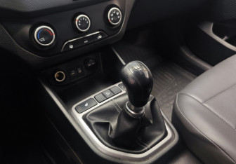 Подержанный автомобиль Hyundai Creta 2019 года (11 фото)