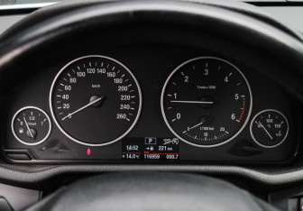 Подержанный автомобиль BMW X3 2012 года (18 фото)