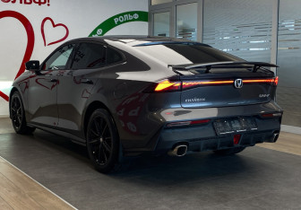 Подержанный автомобиль Changan UNI-V 2024 года (6 фото)