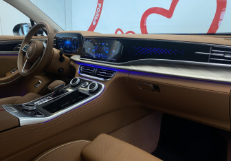 Подержанный автомобиль Hongqi H9 2024 года (7 фото)